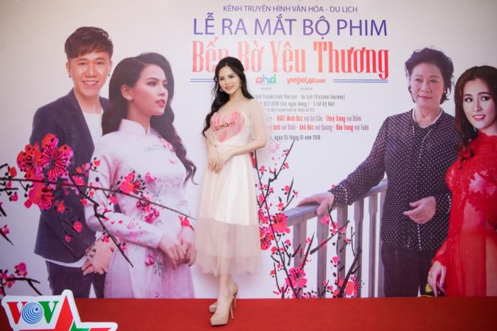 thieu anh duc phi huyen trang van toa sang tai su kien ra mat phim