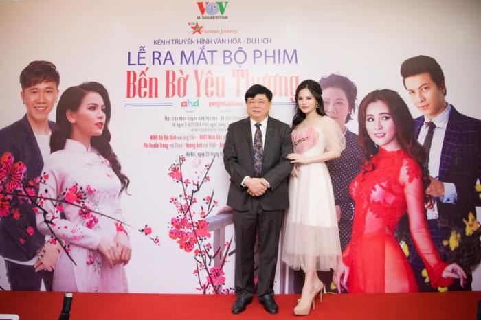 thieu anh duc phi huyen trang van toa sang tai su kien ra mat phim