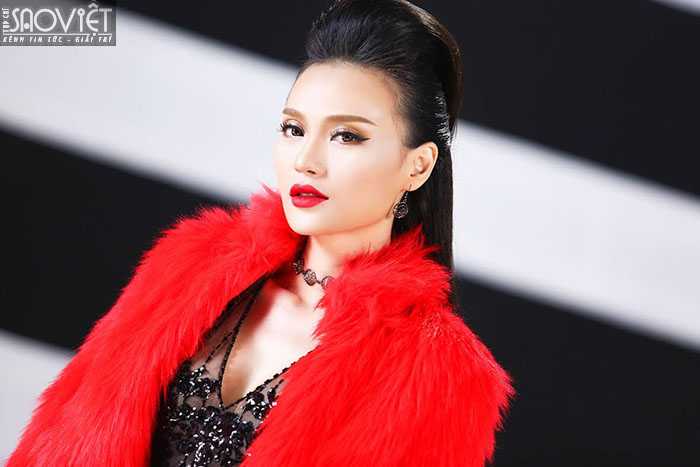 Người đẹp Cao Thùy Linh bất ngờ chuyển hướng làm ca sĩ